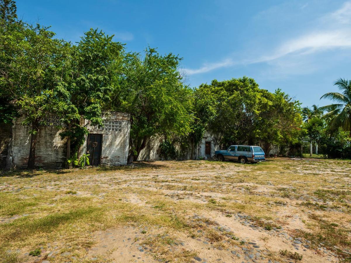 Oyo Hotel Sands Barra de Navidad Ngoại thất bức ảnh