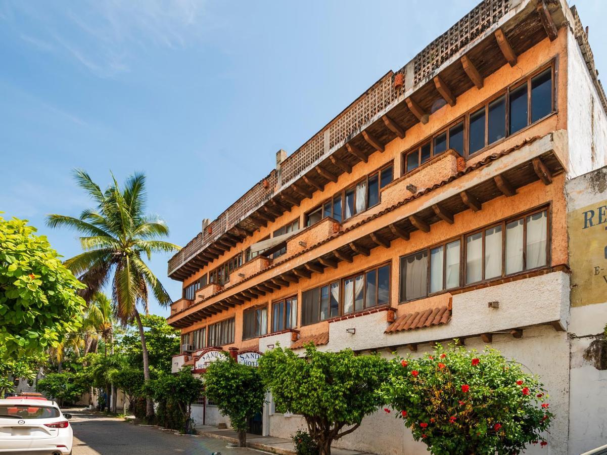 Oyo Hotel Sands Barra de Navidad Ngoại thất bức ảnh