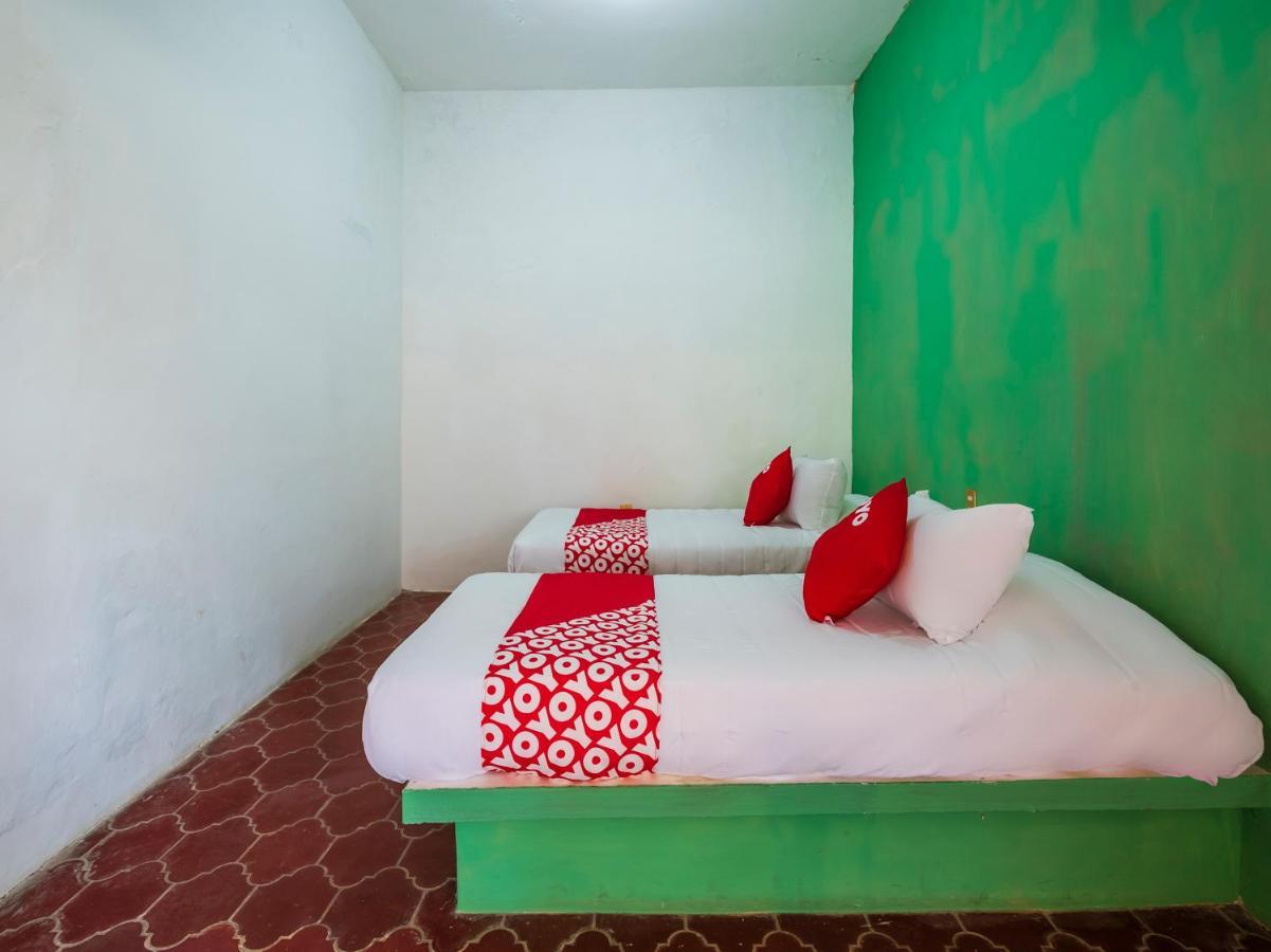 Oyo Hotel Sands Barra de Navidad Ngoại thất bức ảnh
