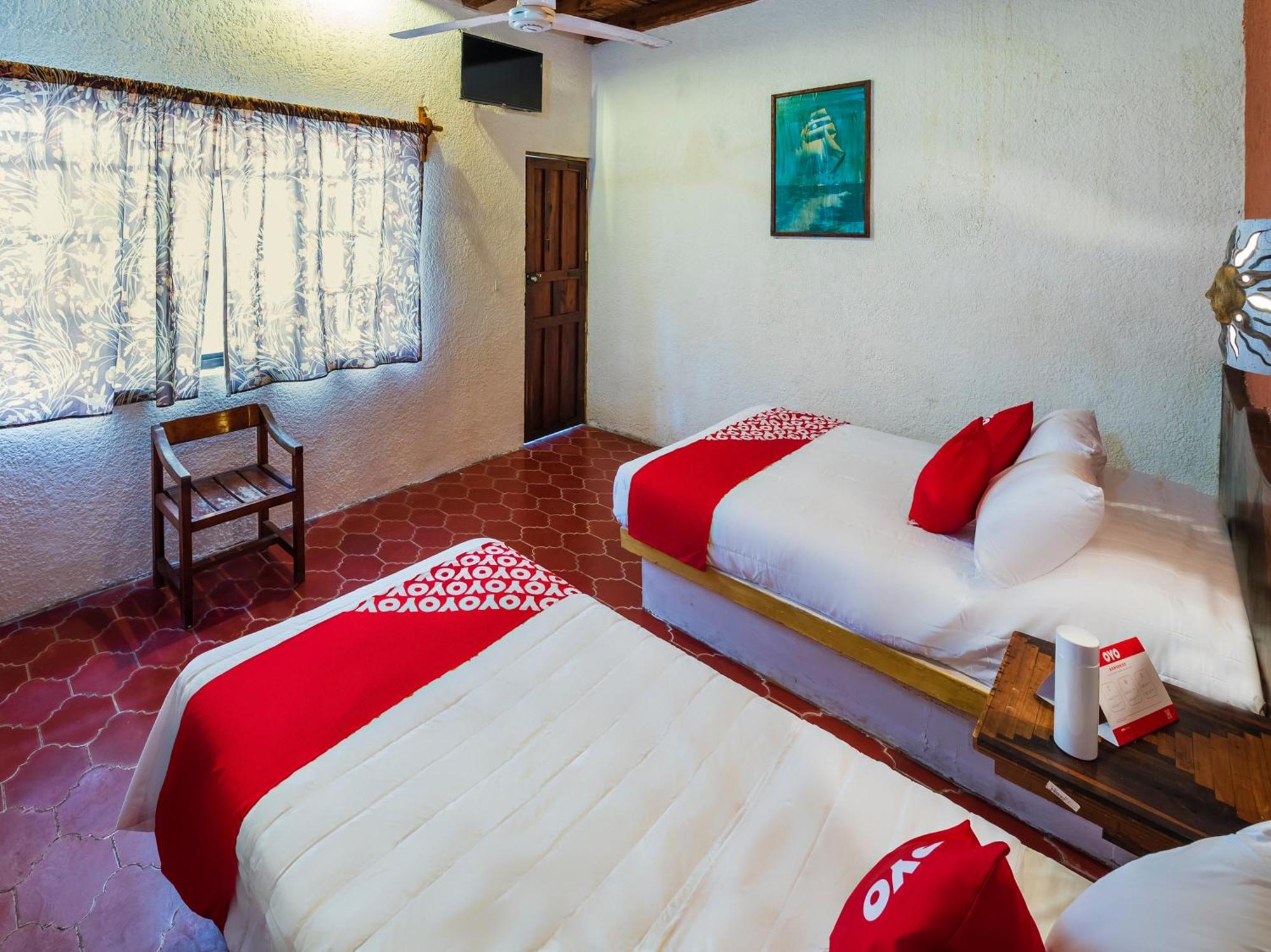 Oyo Hotel Sands Barra de Navidad Ngoại thất bức ảnh