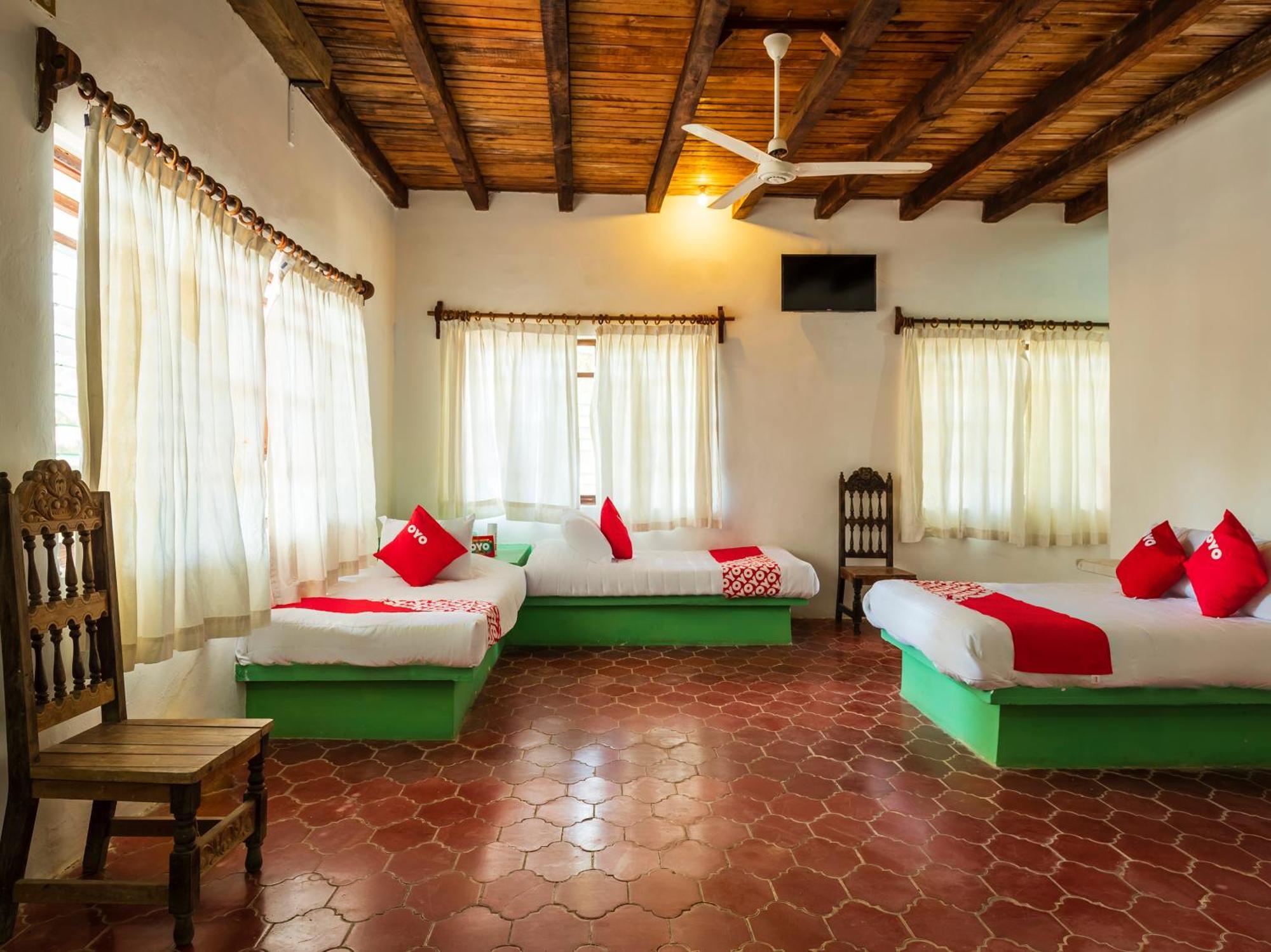Oyo Hotel Sands Barra de Navidad Ngoại thất bức ảnh