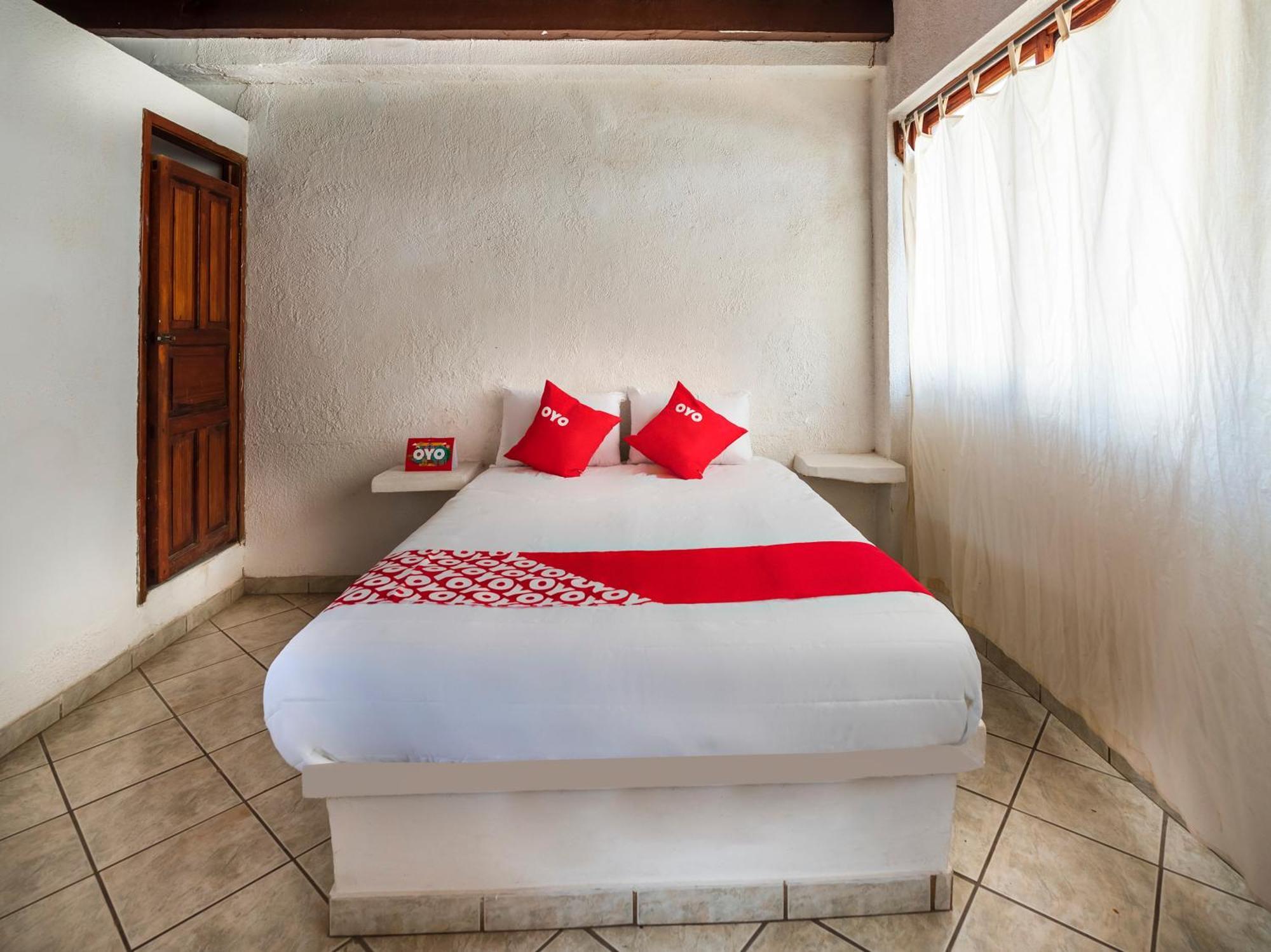 Oyo Hotel Sands Barra de Navidad Ngoại thất bức ảnh